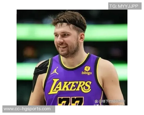 浓眉在训练营增重13斤展现更强壮体态引发球迷热议