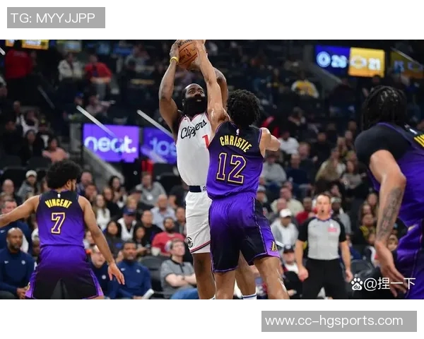 NBA赛事分析:独行侠对决火箭开拓者再胜湖人快船险胜热火的精彩回顾