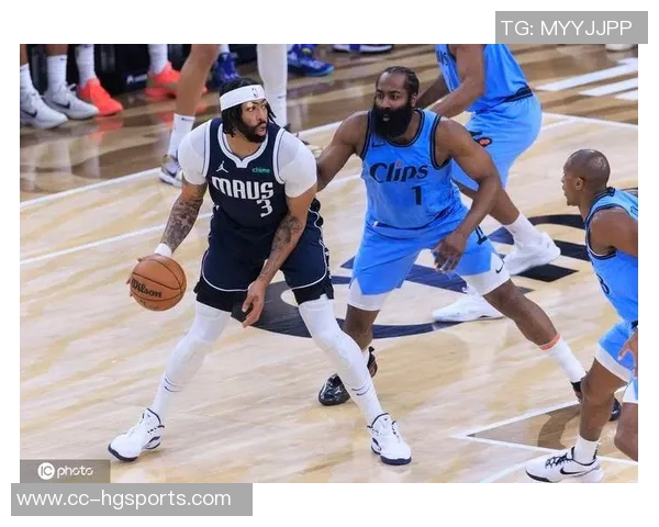 浓眉神勇表现助力球队胜利19投12中砍下31分9篮板4助攻3抢断完美罚球6中6