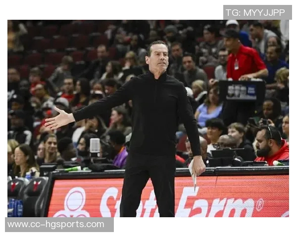 阿特金森对球队身体对抗表现不满强调需提升回应能力