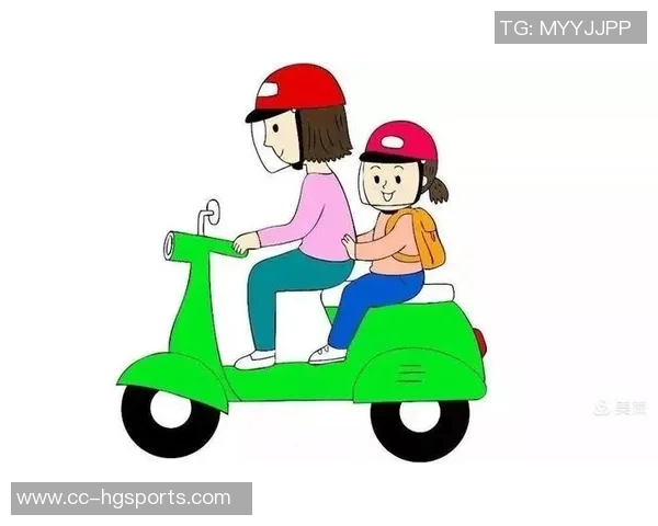 东契奇调侃海斯骑车太危险呼吁大家佩戴头盔安全出行